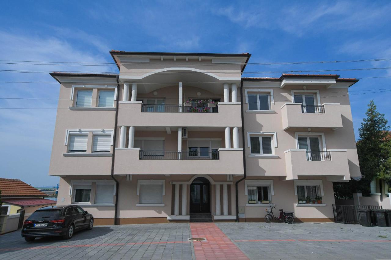Apartment Plaza クラドヴォ エクステリア 写真